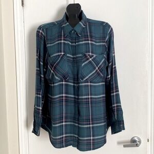 MyStyle green plaid/lumber Jack long sleeved shirt. Very soft size Large